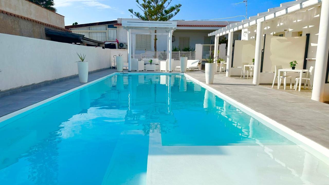 Case Vacanze "Estremo Sud" ランペドゥーザ エクステリア 写真